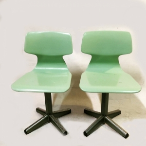 Vintage Galvanitas schoolstoeltje zachtgroen nr 9